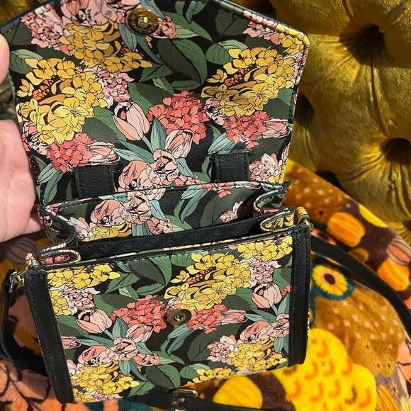 Steve Madden medium purse. Floral structured with handle - Picture 2 of 3